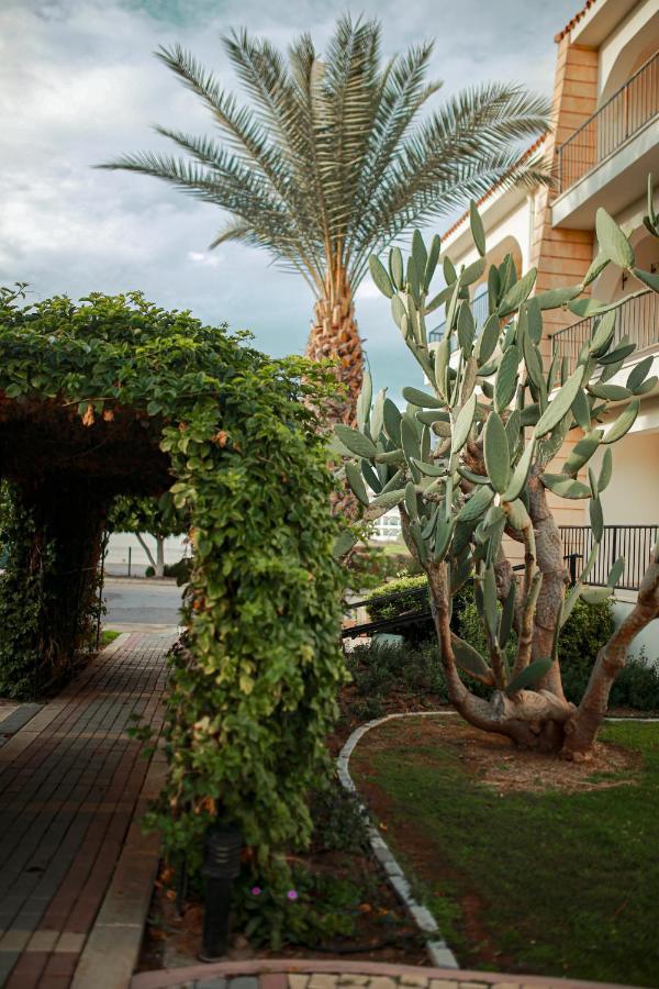 Fantastic 4 Cyprus First Line Beachfront Boghaz Exteriér fotografie